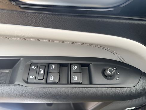 Used 2026 Jeep Compass Limited w/ Sun, Sound & Navigation Group AWD/4WD image 19