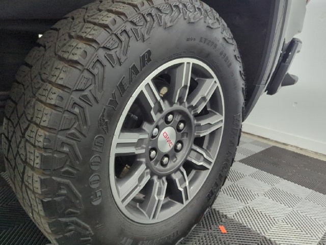 Used 2024 GMC Sierra 1500 AT4 w/ AT4 Preferred Package AWD/4WD image 39