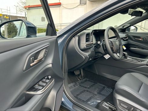 New 2026 Toyota Crown Signia image 9