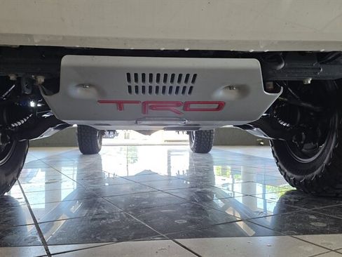 Used 2020 Toyota Tacoma TRD Sport w/ Technology Package AWD/4WD image 37