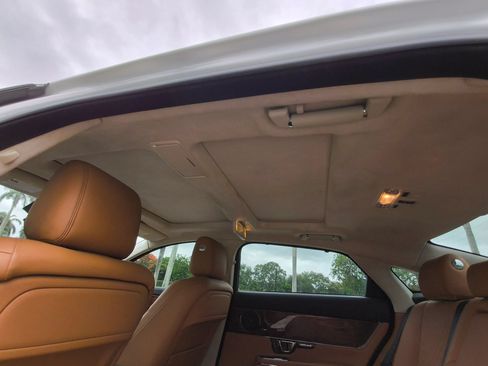 Used 2019 Jaguar XJ L Portfolio RWD image 33