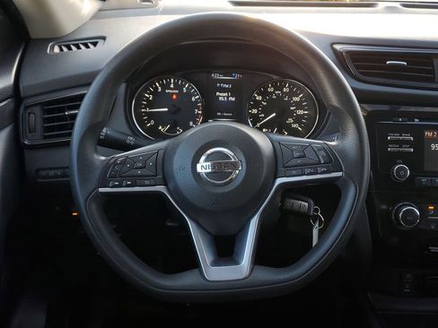 Used 2017 Nissan Rogue S w/ Appearance Package image 23