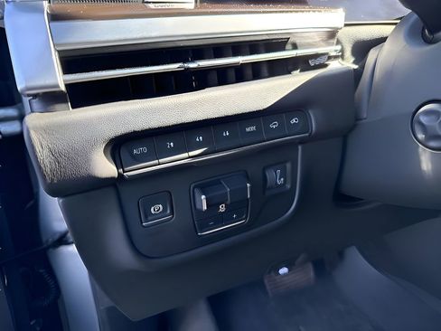 Used 2025 Cadillac Escalade Sport Platinum image 37