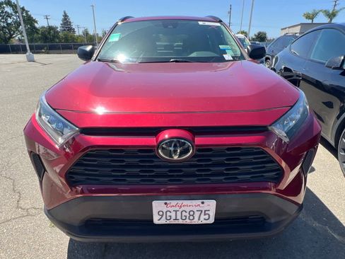 Used 2021 Toyota RAV4 LE image 2