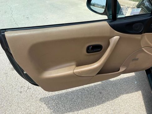 Used 1999 MAZDA MX-5 Miata RWD image 23