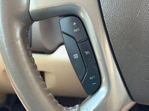 Used 2011 Chevrolet Avalanche LT w/ Luxury Package AWD/4WD image 17