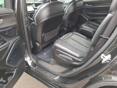 Used 2022 Jeep Grand Cherokee L Overland w/ Advanced Protech Group III image 20