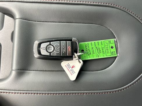 Used 2025 Ford Expedition Max Active RWD image 30