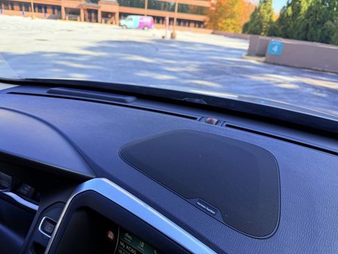 Used 2015 Volvo XC60 T5 Platinum image 32