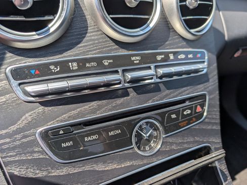 Used 2017 Mercedes-Benz C 350e Sedan image 27