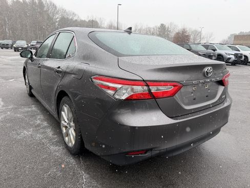 Used 2020 Toyota Camry LE image 9