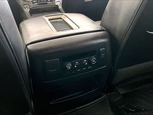 Used 2020 GMC Yukon XL Denali w/ Denali Ultimate Package AWD/4WD image 10
