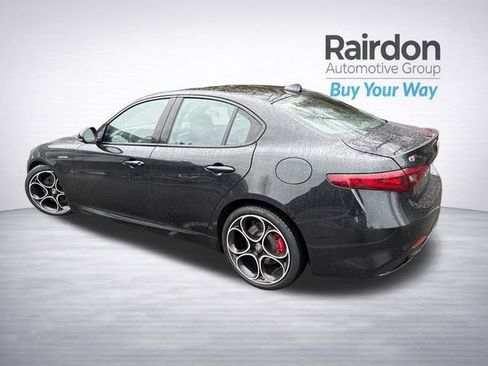 Used 2023 Alfa Romeo Giulia Veloce image 5