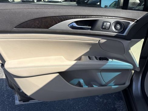 Used 2019 Lincoln MKZ Reserve w/ Reserve Plus Package AWD/4WD image 9