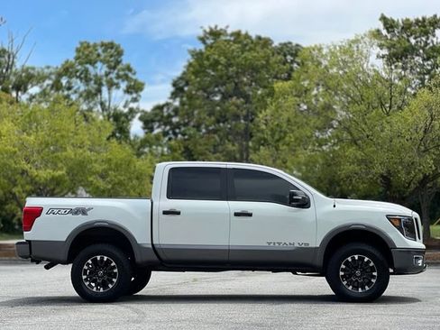 Used 2019 Nissan Titan PRO-4X AWD/4WD image 4