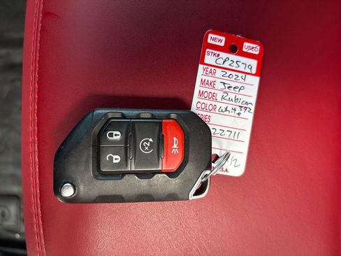 Used 2024 Jeep Wrangler Unlimited Rubicon 392 AWD/4WD image 23