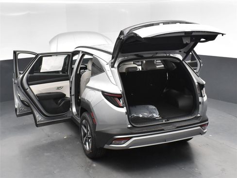 Used 2025 Hyundai Tucson SEL image 16