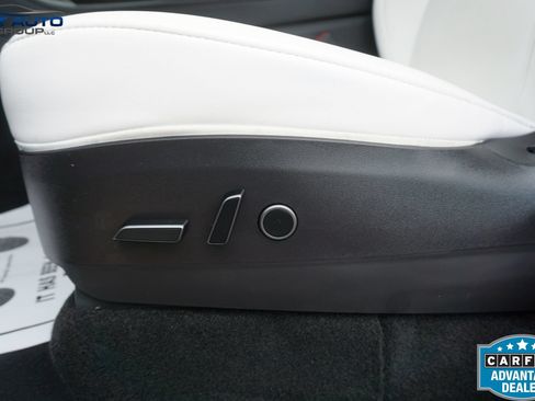Used 2023 Tesla Model Y Long Range AWD/4WD image 28