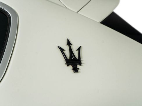 Used 2022 Maserati Levante Modena image 42