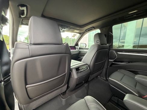 Used 2025 Cadillac Escalade Premium Luxury w/ Touring Package AWD/4WD image 17