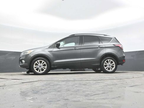 Used 2017 Ford Escape SE w/ Equipment Group 201A AWD/4WD image 25