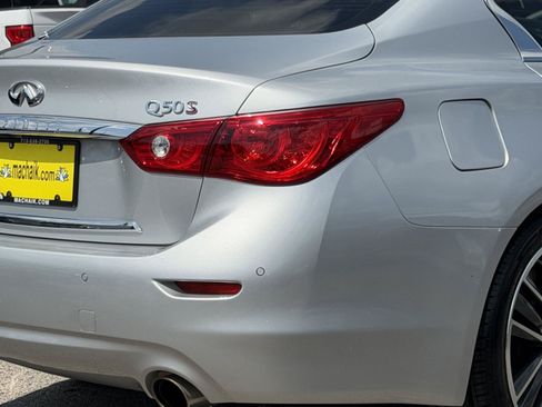 Used 2015 INFINITI Q50 w/ Deluxe Touring Package RWD image 10