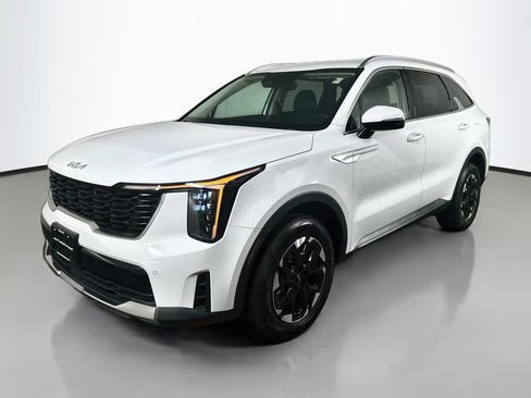 Certified 2024 Kia Sorento S AWD/4WD image 3