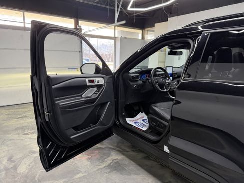 Used 2020 Ford Explorer ST w/ ST Street Pack AWD/4WD image 9