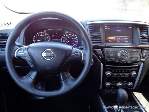 Used 2019 Nissan Pathfinder S image 9
