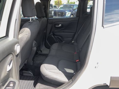 Used 2023 Jeep Renegade Latitude w/ Sun & Fun Group image 38