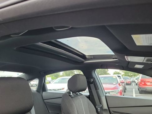 Used 2025 Honda Accord Sport image 9