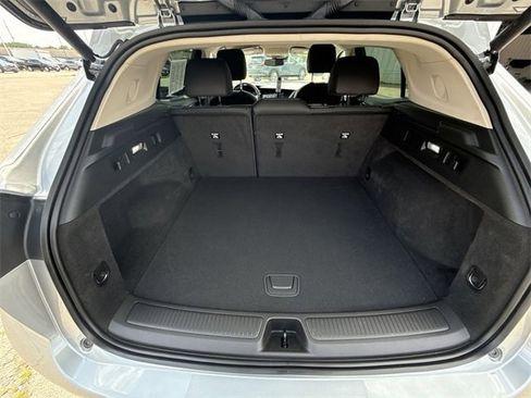 Used 2023 Buick Envision Essence image 54