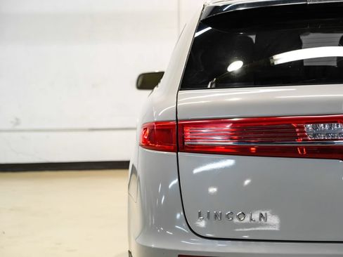 Used 2019 Lincoln MKT AWD image 50