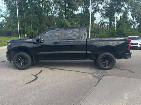 Used 2020 Chevrolet Silverado 1500 Custom Trail Boss w/ Custom Convenience Package AWD/4WD image 2