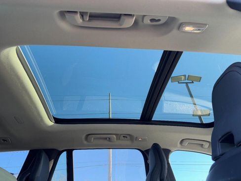 Used 2025 Volvo XC90 B6 Plus image 12