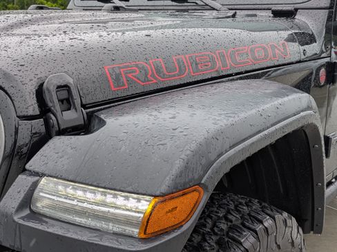 Certified 2025 Jeep Wrangler Unlimited Rubicon w/ Convenience Group AWD/4WD image 9