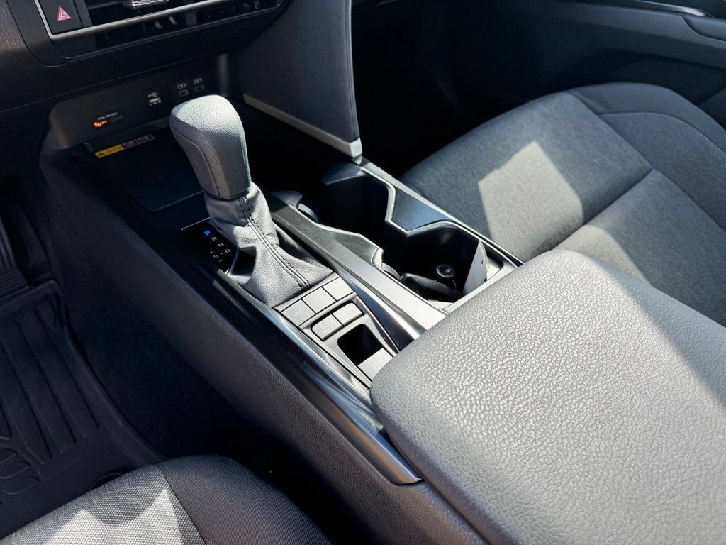 Used 2026 Toyota Camry LE FWD image 22