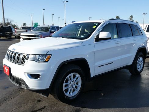 Used 2020 Jeep Grand Cherokee Laredo image 8