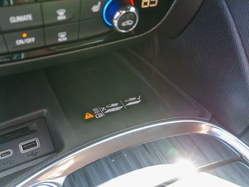 Used 2023 Buick Enclave Essence image 35