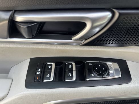 Used 2023 Kia Telluride S w/ S Sunroof Package FWD image 16