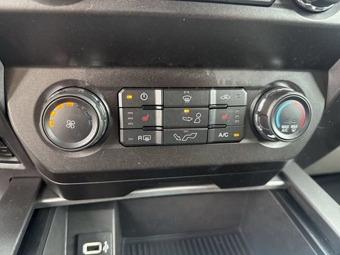 Used 2019 Ford F150 XLT w/ Equipment Group 302A Luxury AWD/4WD image 29