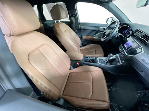 Used 2020 Audi Q3 2.0T Premium w/ Convenience Package AWD/4WD image 27