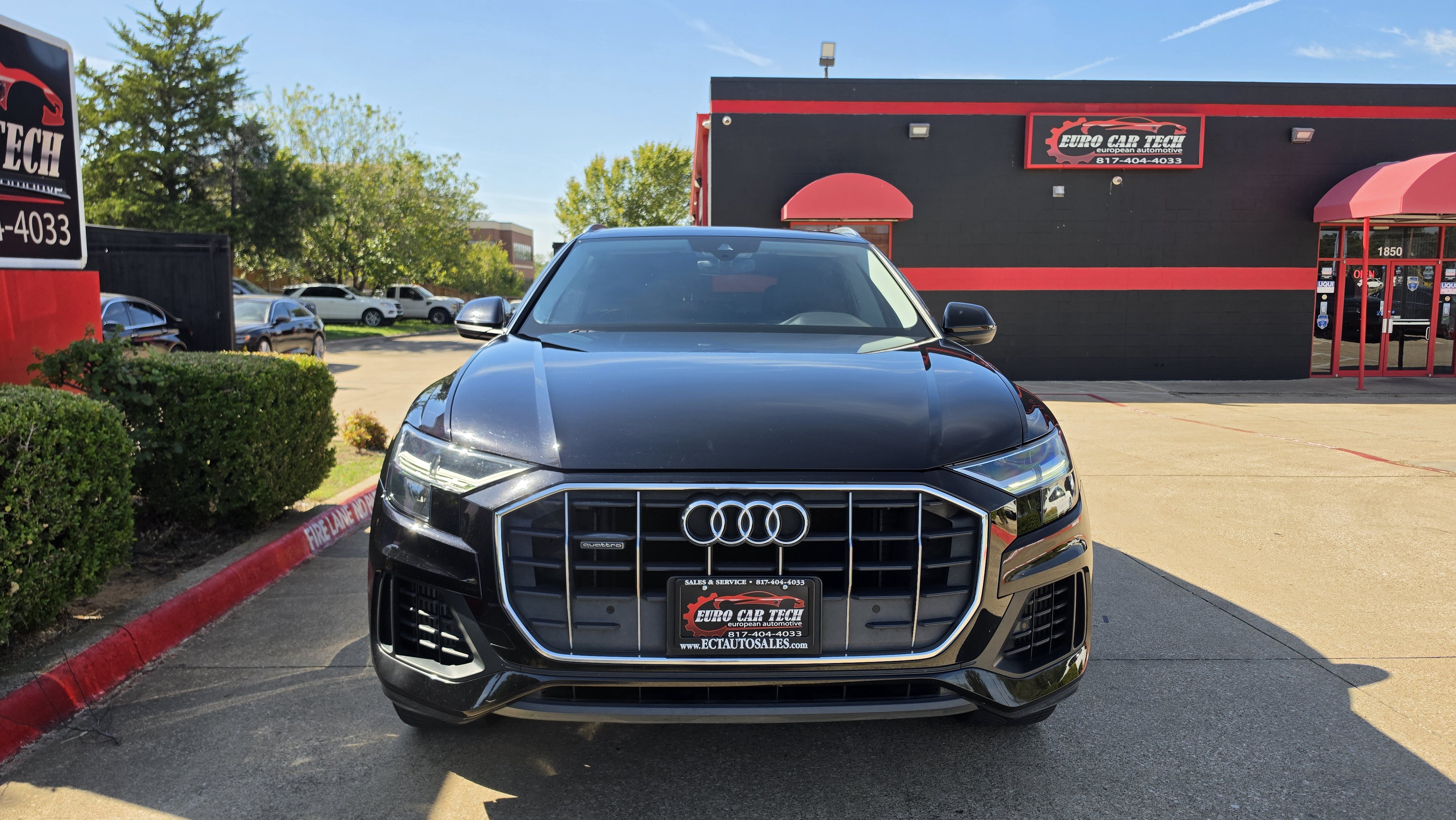 Used 2019 Audi Q8 Premium w/ Convenience Package AWD/4WD image 5