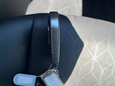 Used 2026 Kia Carnival FWD image 22