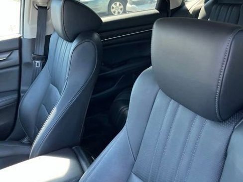 Used 2022 Honda Accord Touring image 11