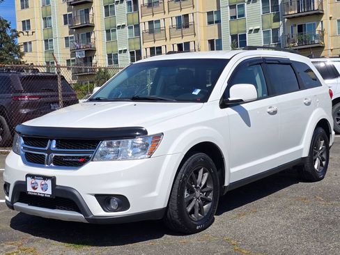 Used 2015 Dodge Journey SXT w/ Flexible Seating Group AWD/4WD image 4