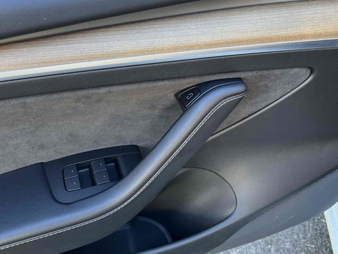 Used 2021 Tesla Model 3 Standard Range Plus image 57