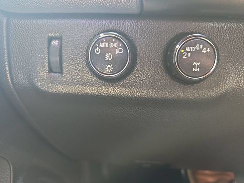 Used 2018 Chevrolet Colorado Z71 AWD/4WD image 26