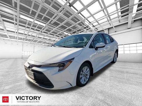 Used 2026 Toyota Corolla LE image 7