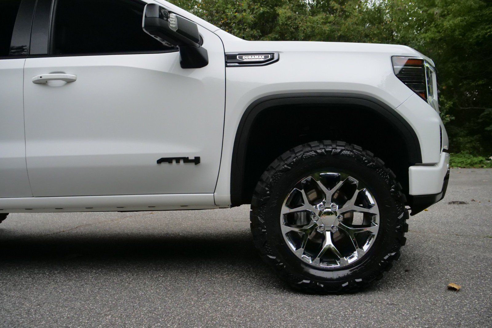 Used 2024 GMC Sierra 1500 AT4 w/ Technology Package AWD/4WD image 54